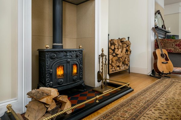 Éclairer son espace de travail : choisir la lampe de bureau idéale