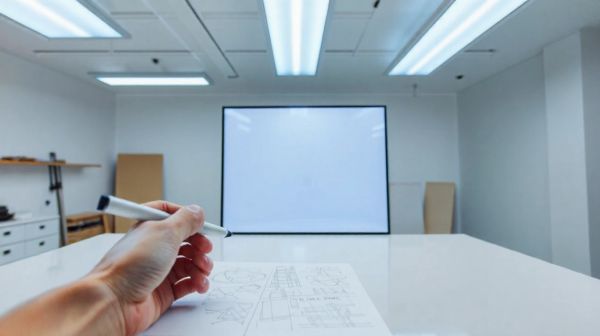 9 étapes pour concevoir votre signe néon sur mesure facilement
